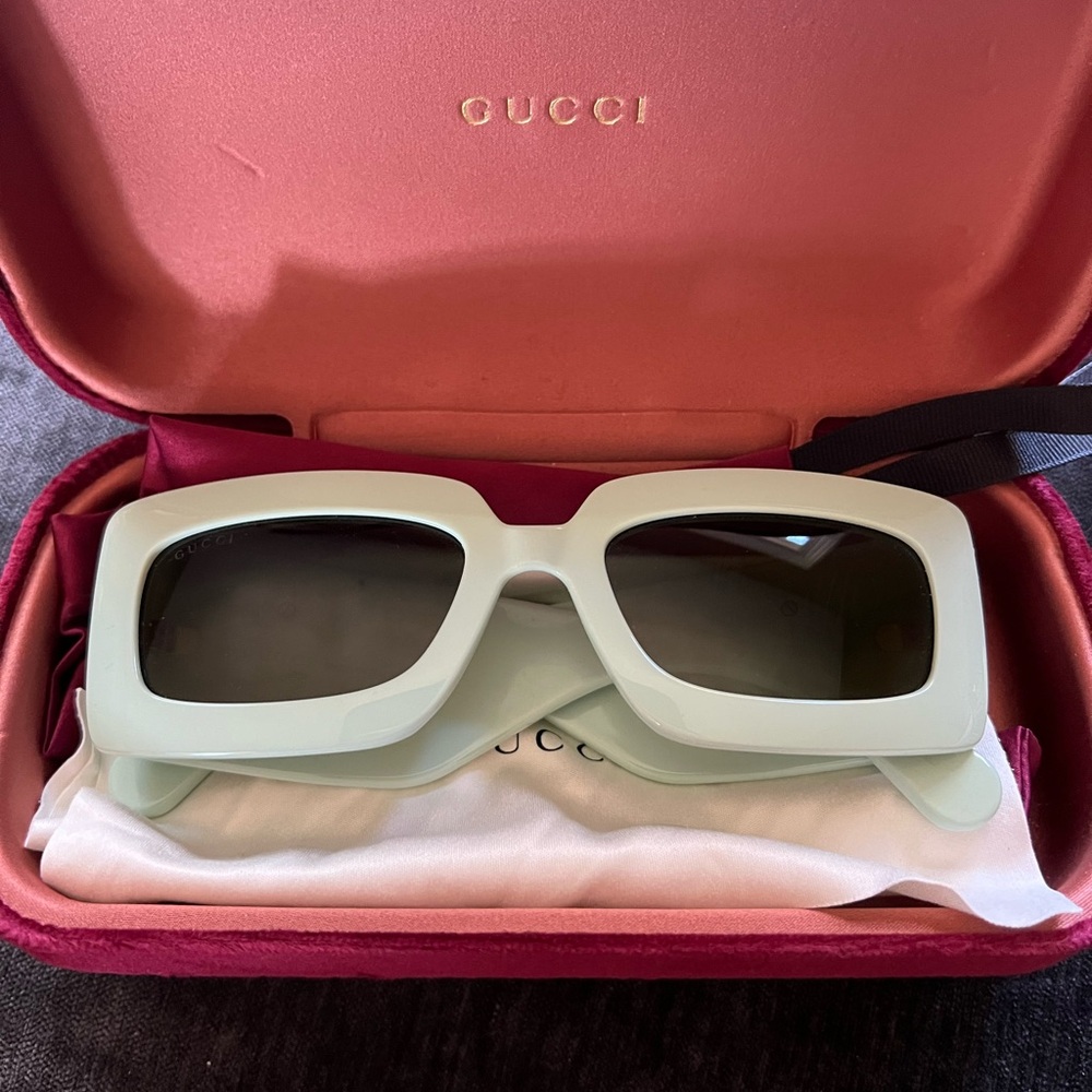 Gucci Mint Green Rectangular Sunglasses With Gold… - image 2